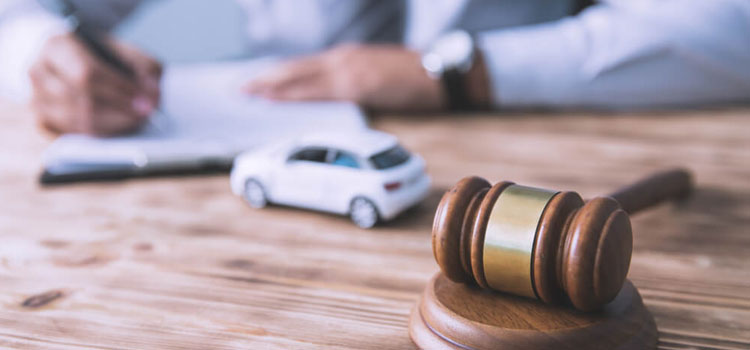 personal injury lawyer